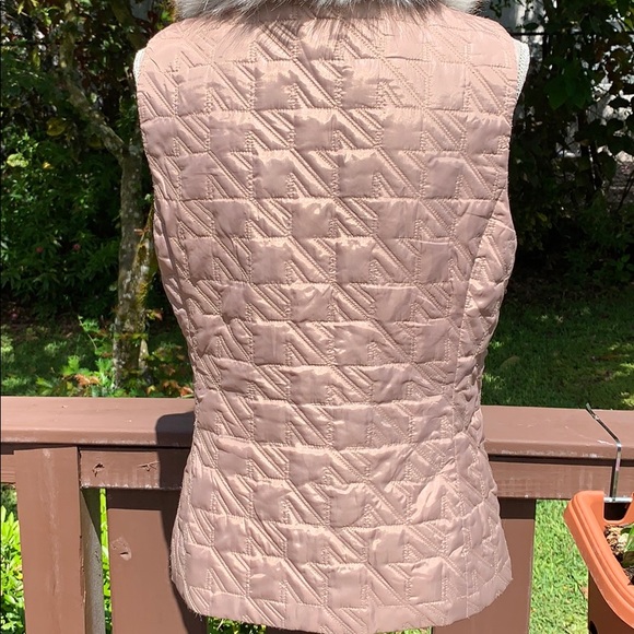 Doncaster Collection Vest - Picture 7 of 13